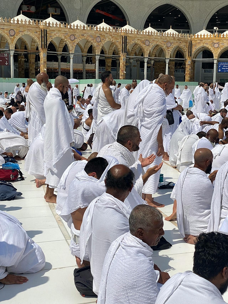 believers in ihram in mecca