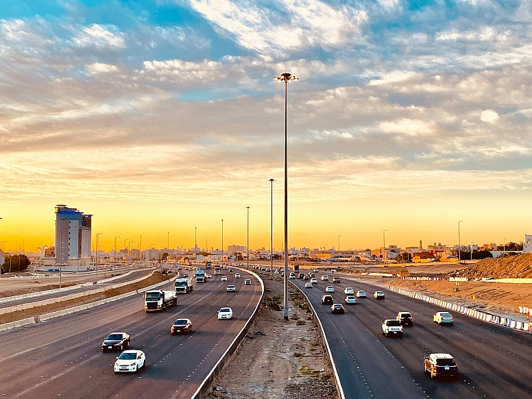 road in jeddah saudi arabia